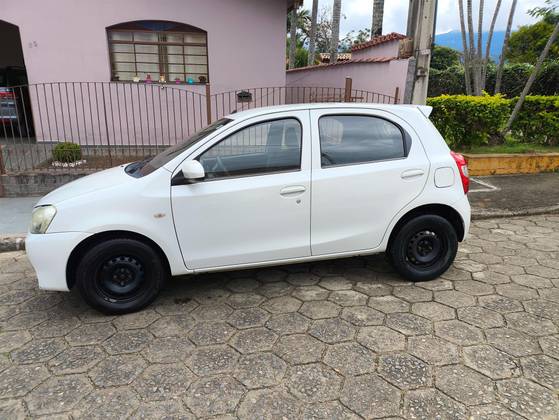 TOYOTA ETIOS 1.3 X 16V FLEX 4P MANUAL TOYOTA ETIOS 1.3 X 16V FLEX 4P MANUAL